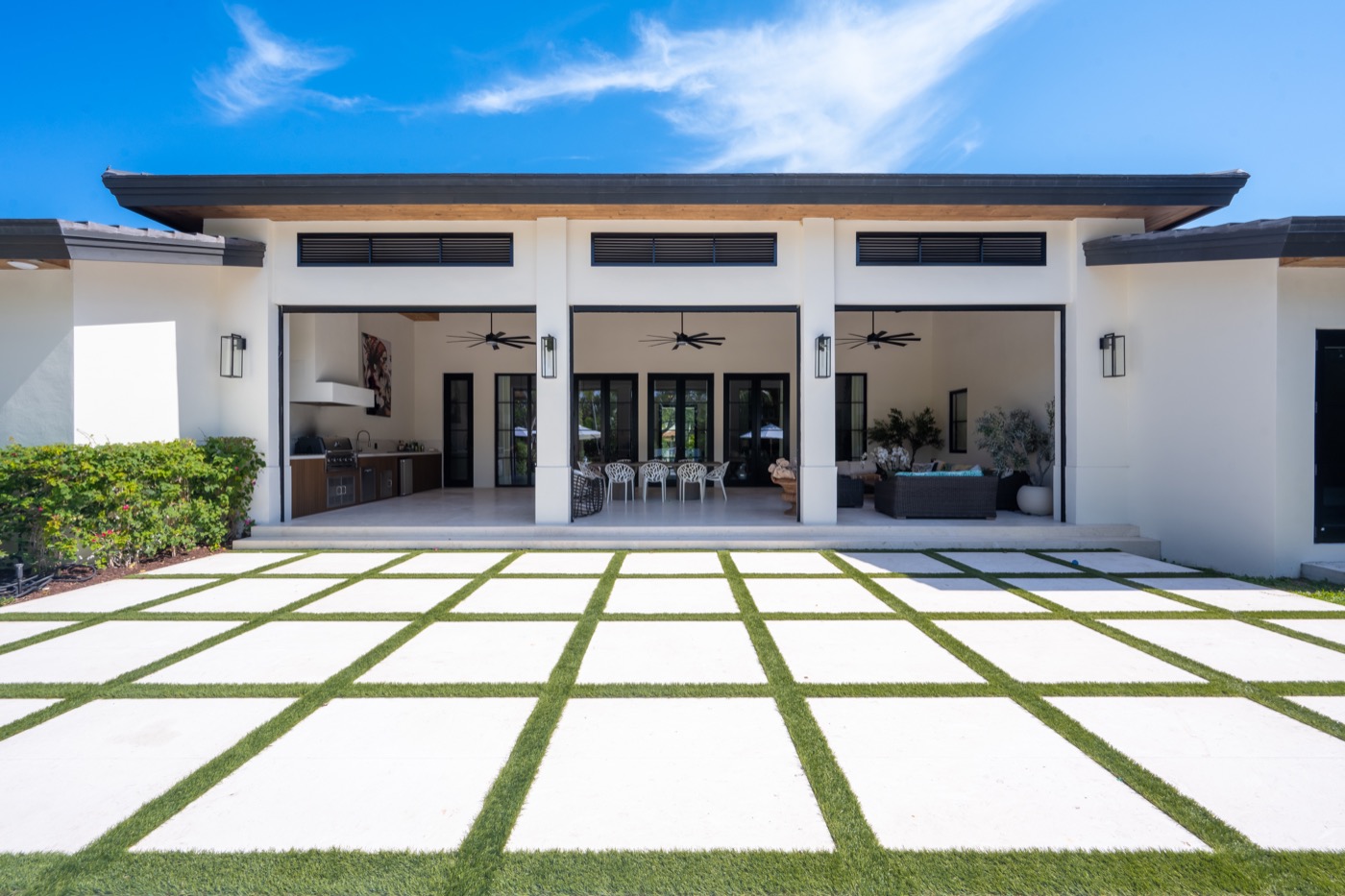 Covered outdoor kitchen and living pavilion, Miami-Dade Residence